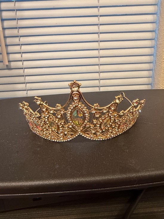 Accessories - Gold Crystal Jeweled Tiara Crown - Elegant Women’s Hair Accessory